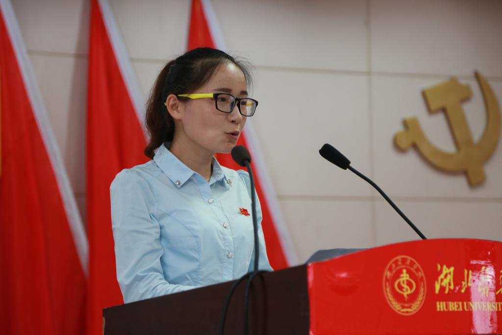 先进分党委代表,第三临床学院分党委书记李贵华分别做了典型发言